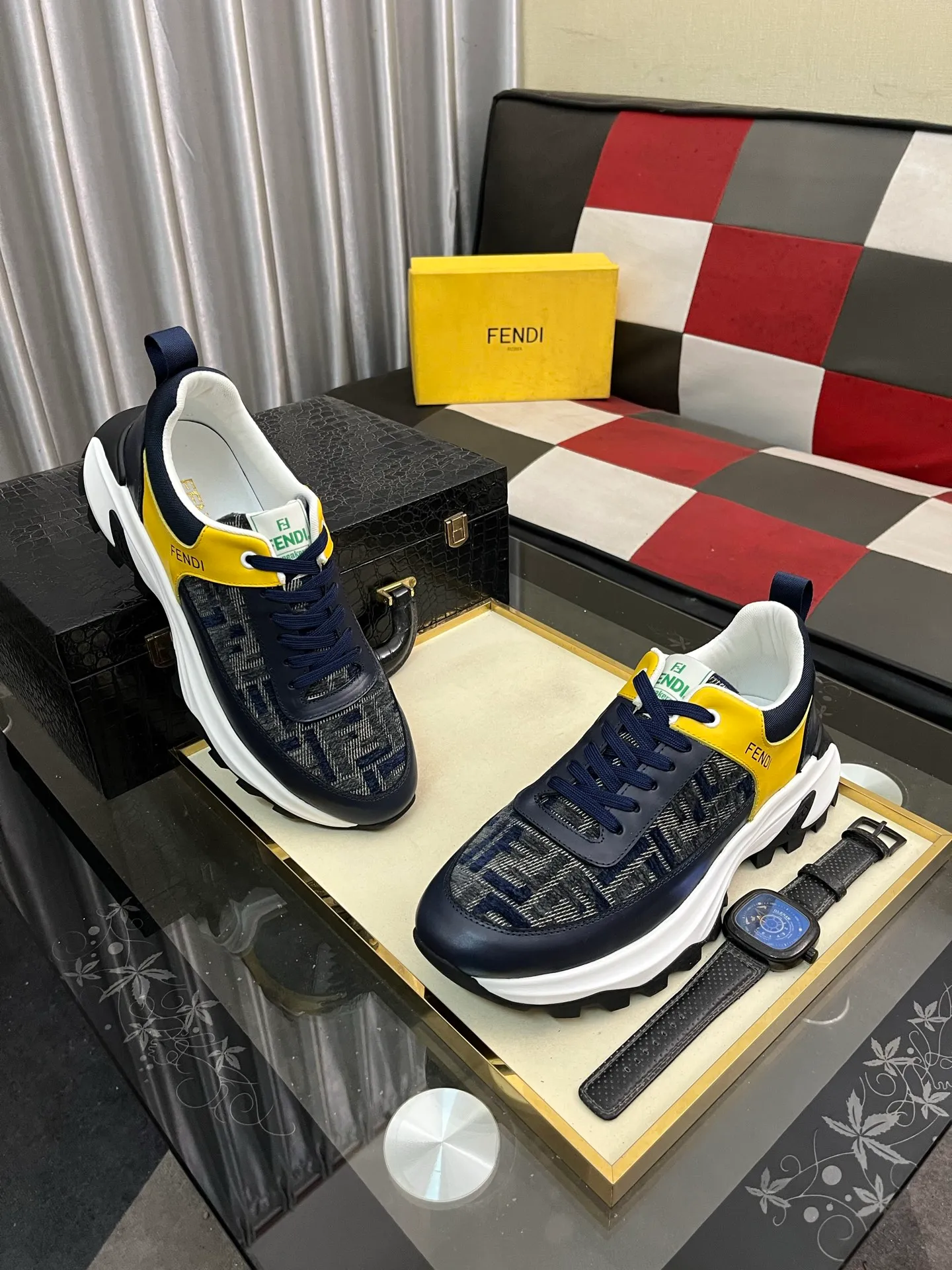 Men's Men's Shoes💰458⌚️⌚️[FENDI] Fendi's classic and comfortable men's, this complex sneaker is made of soft calfskin➕genuine leather lining➕original ultra-light rubber material with rough outsole. This unique light style is suitable for the casual and refined sensibility of this season. It is comfortable and natural on the feet. It is an everyday style for casual travel in autumn and winter! 38−443️⃣colors available